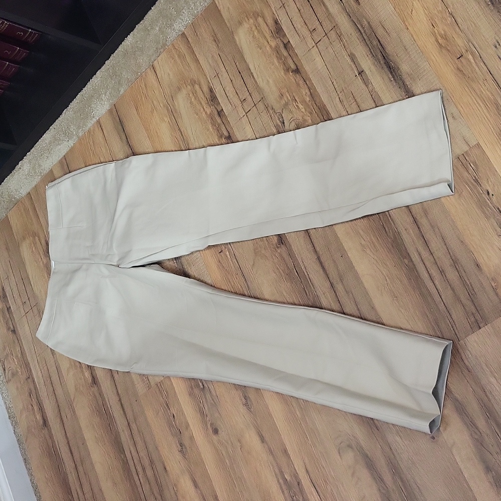 CHICO'S Tan So Slimming Katherine Regular Straight Pant in Putty